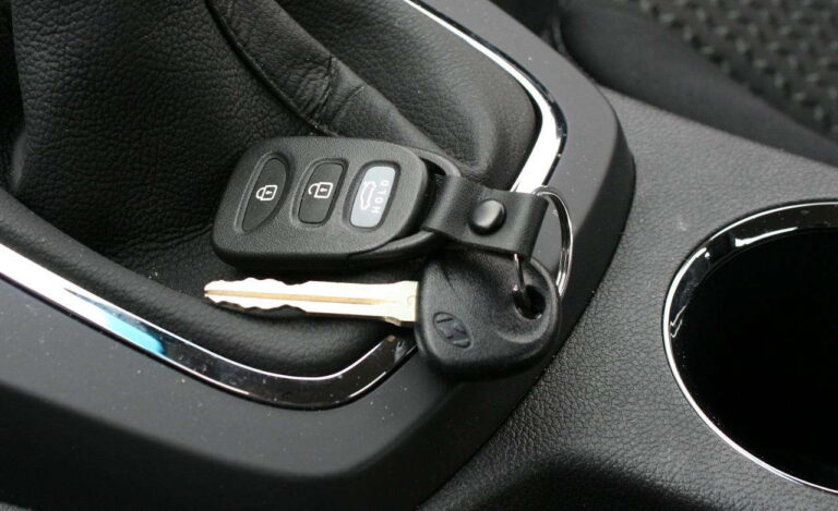 hyundai locked keys in car