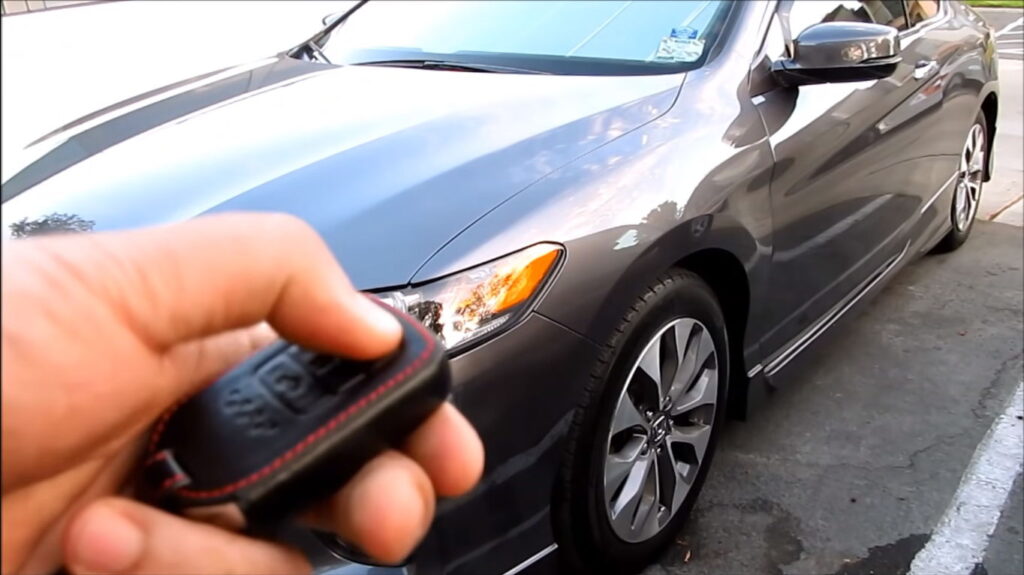 Lights Not Flashing When Locking Car? Causes & Solutions