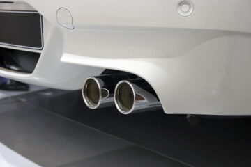 Why Does My Dual Exhaust Only Smoke On One Side?