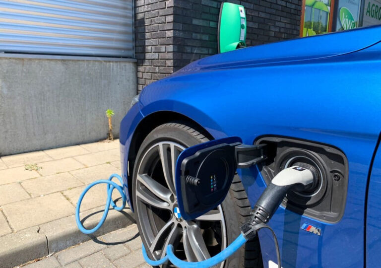 bmw 330e charging problems