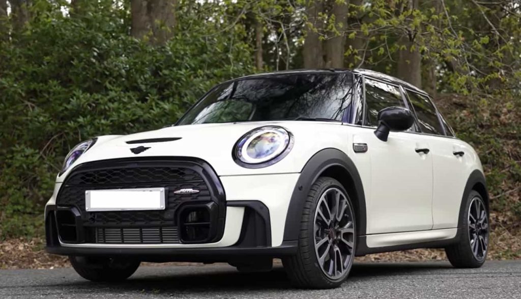 mini cooper s upgrades to 300 horsepower