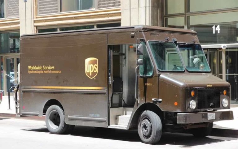 how tall is a ups truck