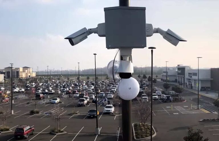 how to tell if a parking lot has cameras