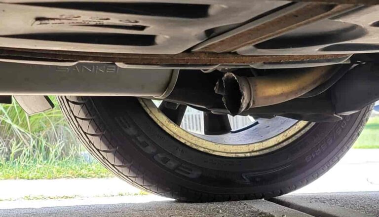 muffler disconnected from exhaust pipe