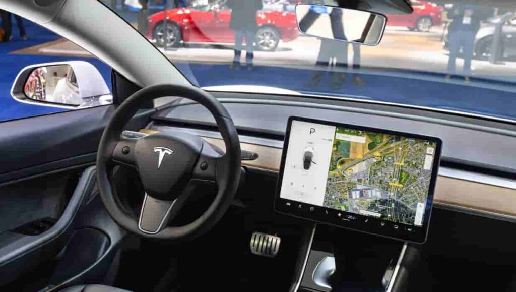 Tesla Premium Connectivity vs Standard