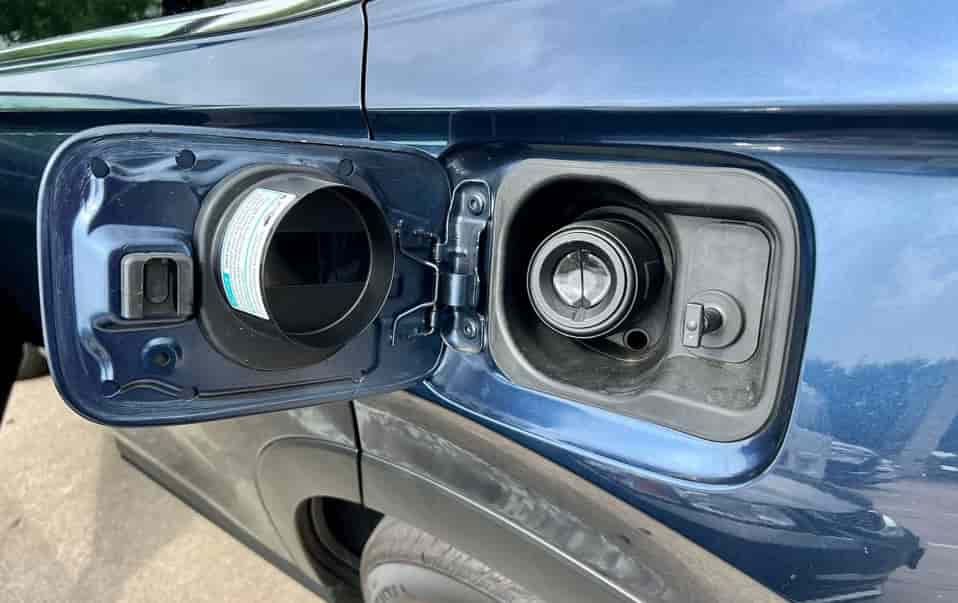 Ford Capless Check Fuel Fill Inlet