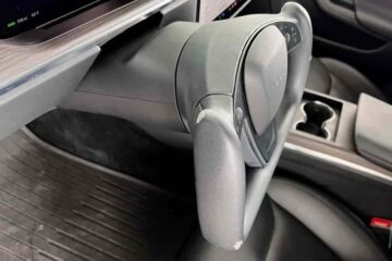Tesla Steering Wheel Peeling: Causes, Fixes, Warranty Guide