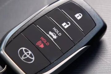 Toyota Key Fob Battery Replacement for Camry, Corolla, RAV4 and Highlander: Complete DIY Guide
