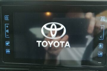 How to Reset Toyota Touch Screen: Step by Step Guide