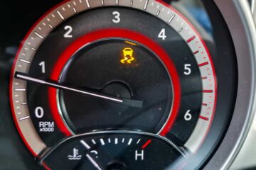 Hyundai Check ESC Light Meaning, Causes and Fix Guide