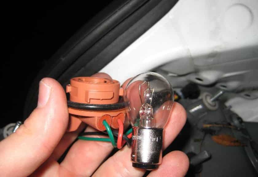 Hyundai Elantra Brake Light Replacement
