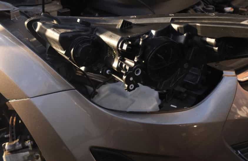 Hyundai Elantra Headlight Bulb Replacement