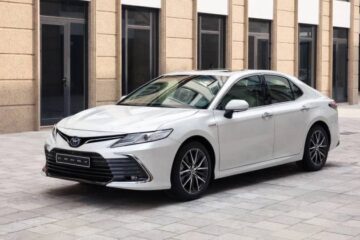 What Oil Does a Toyota Camry Take? Full Engine Oil Guide