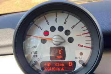 What Does Mini Cooper Brake Pads Warning Light Mean?
