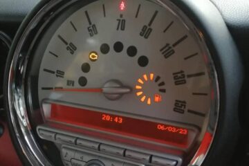 Mini Cooper Yellow Engine Light: Meaning, Causes, and Solutions