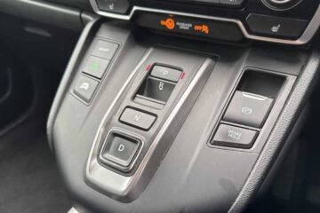 Honda CR-V Parking Brake Stuck: Causes & Fixes