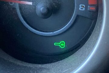 Honda Green Key Light On: Meaning, Causes and Easy Fixes