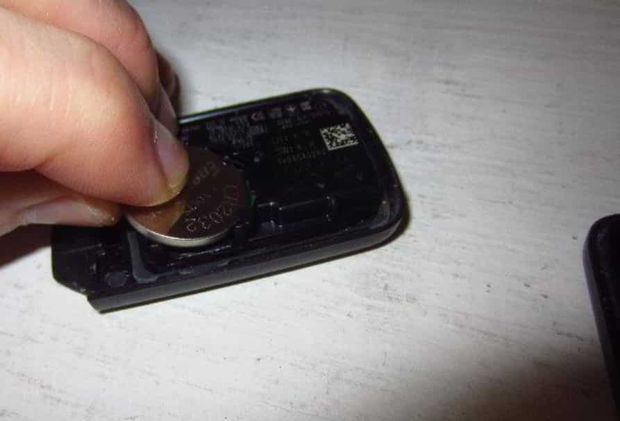 How to Change Honda Key Battery