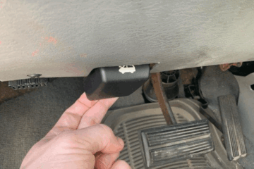 How to Open the Hood of a Ford Escape (Step-by-Step)