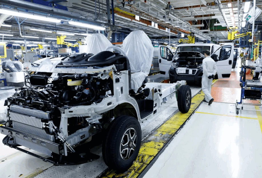 Who Makes Ram Trucks