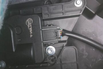 Why Is My Blend Door Actuator Clicking? Causes and Fixes