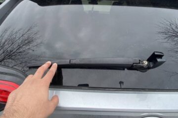 How to Replace a Toyota RAV4 Rear Wiper Blade