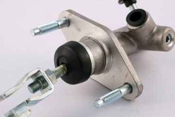 Clutch Master Cylinder Replacement: Symptoms, Cost, and Process
