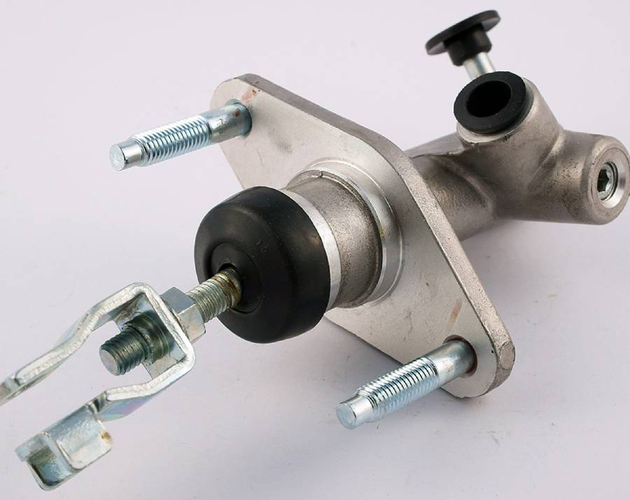 Clutch Master Cylinder Replacement1