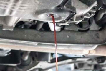 Transmission Fluid Leak When Parked: Causes & Fixes
