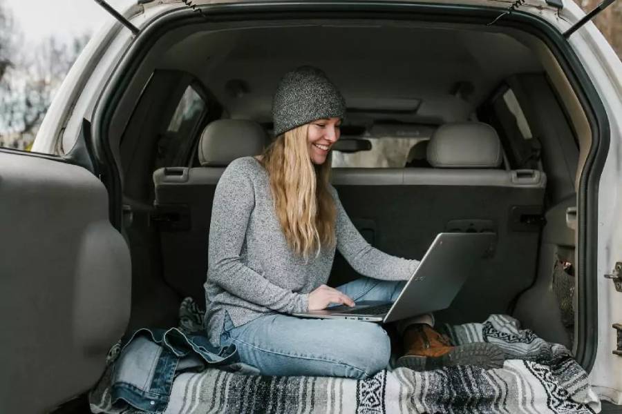 how to live in a car